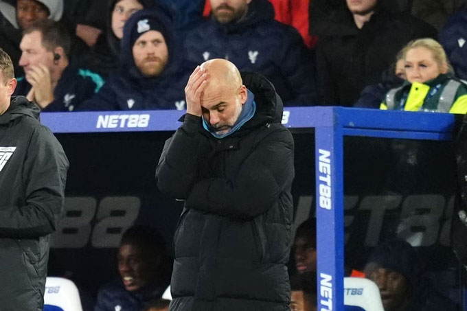 Pep bất lực trong việc giúp Man City thoát khỏi tình trạng sa sút